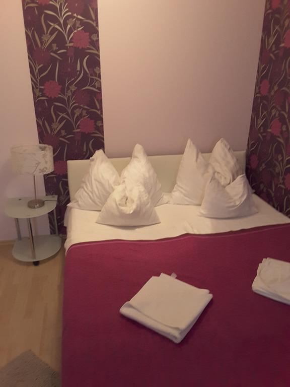Isabell Apartments גיור מראה חיצוני תמונה